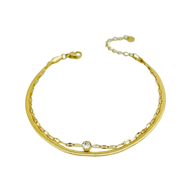 Gold bracelet with diamond